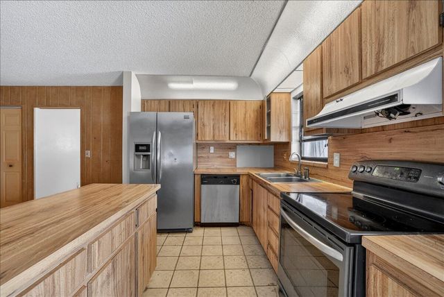 4240 NW 74th Avenue, Lauderhill, FL 33319
