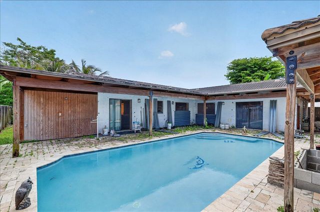 4240 NW 74th Avenue, Lauderhill, FL 33319