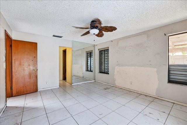 4240 NW 74th Avenue, Lauderhill, FL 33319