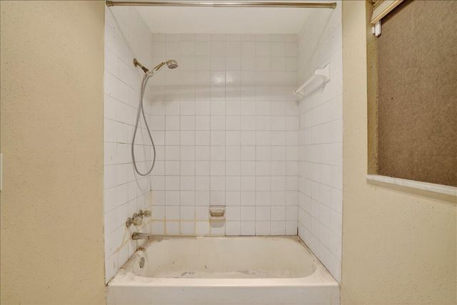 4240 NW 74th Avenue, Lauderhill, FL 33319
