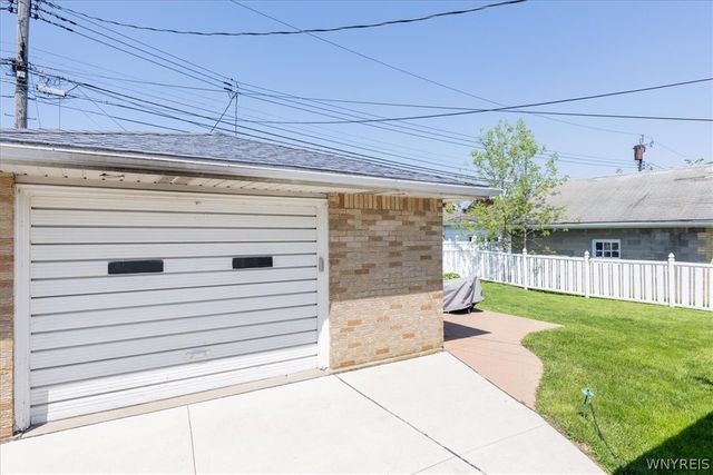 28 Parkview, Cheektowaga, NY 14225