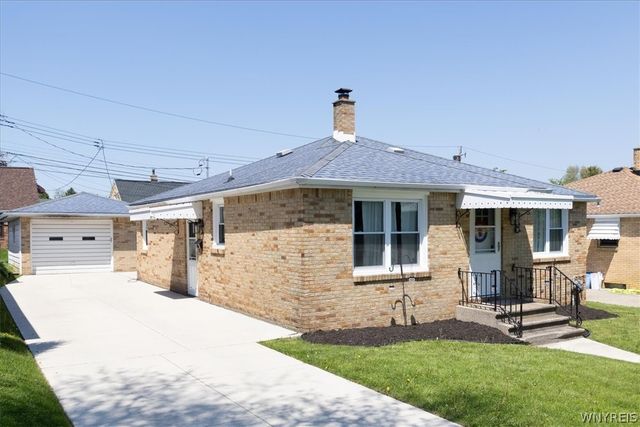 28 Parkview, Cheektowaga, NY 14225