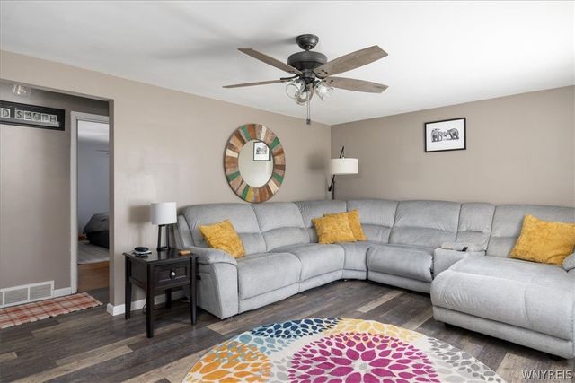 28 Parkview, Cheektowaga, NY 14225