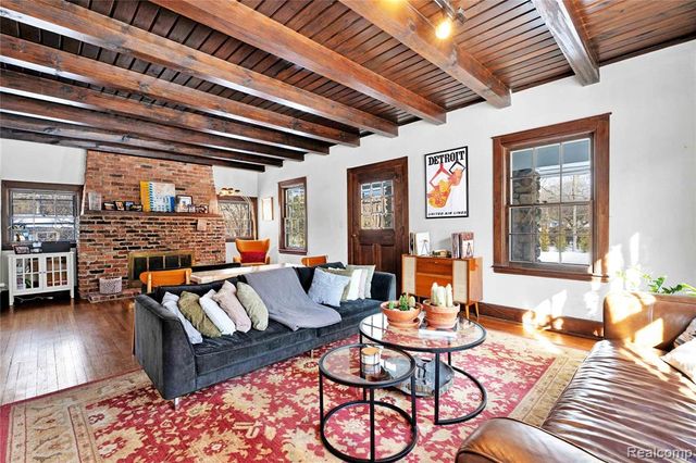 650 Wattles Road, Bloomfield Hills, MI 48304