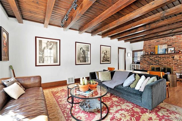 650 Wattles Road, Bloomfield Hills, MI 48304