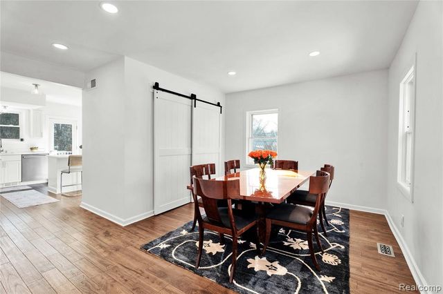 650 Wattles Road, Bloomfield Hills, MI 48304