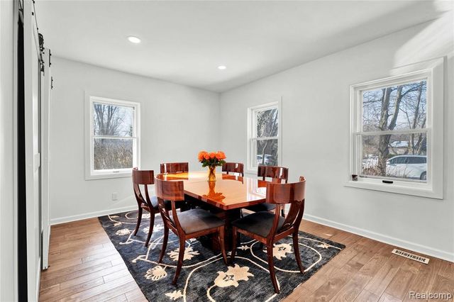 650 Wattles Road, Bloomfield Hills, MI 48304