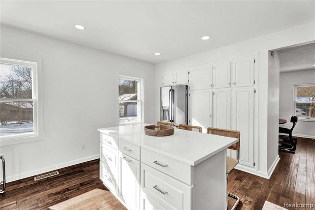 650 Wattles Road, Bloomfield Hills, MI 48304