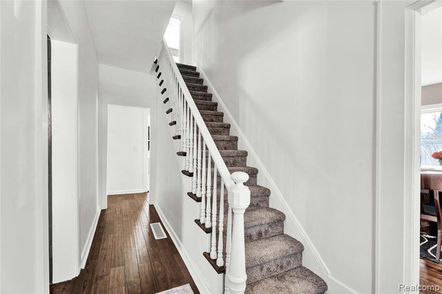 650 Wattles Road, Bloomfield Hills, MI 48304