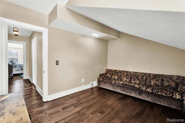 650 Wattles Road, Bloomfield Hills, MI 48304