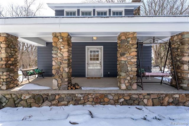 650 Wattles Road, Bloomfield Hills, MI 48304