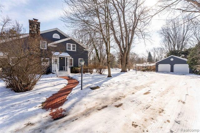 650 Wattles Road, Bloomfield Hills, MI 48304