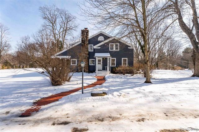 650 Wattles Road, Bloomfield Hills, MI 48304