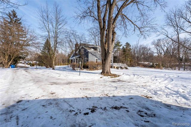 650 Wattles Road, Bloomfield Hills, MI 48304