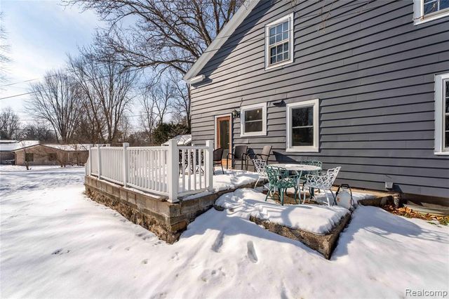 650 Wattles Road, Bloomfield Hills, MI 48304