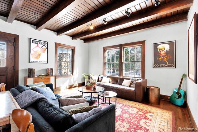 650 Wattles Road, Bloomfield Hills, MI 48304