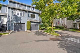35 Village Green, Bardonia, NY 10954