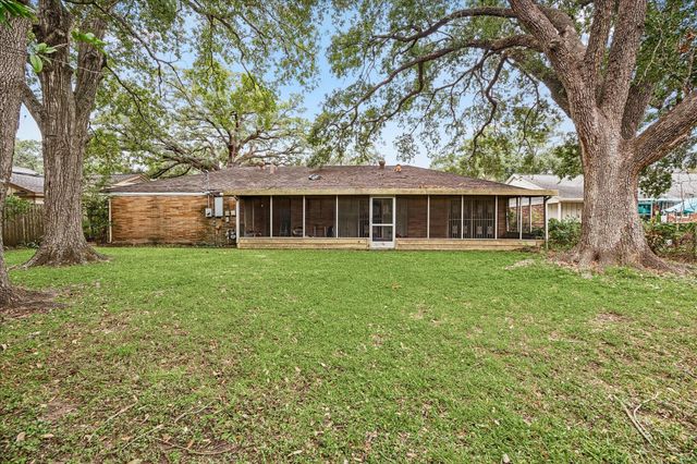 5119 Beechnut Street, Houston, TX 77096