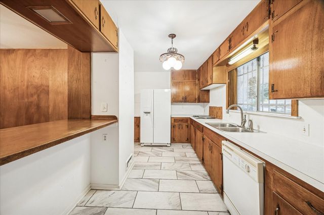 5119 Beechnut Street, Houston, TX 77096