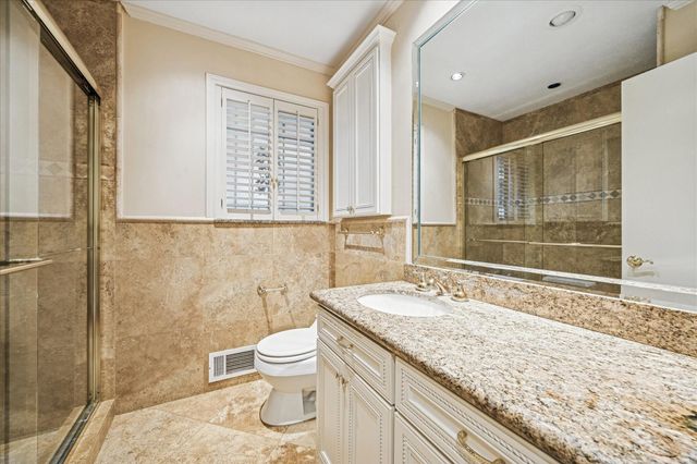 5119 Beechnut Street, Houston, TX 77096