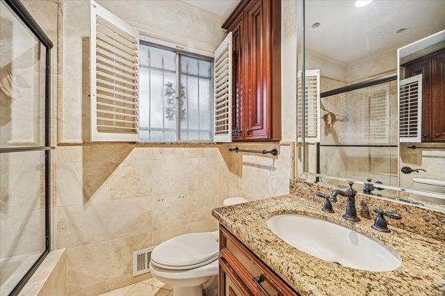 5119 Beechnut Street, Houston, TX 77096