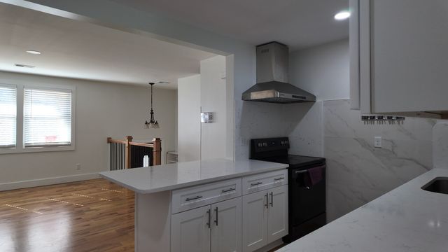 312 Paragon Mills Rd, Nashville, TN 37211