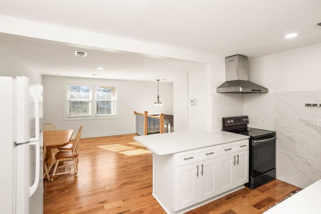 312 Paragon Mills Rd, Nashville, TN 37211