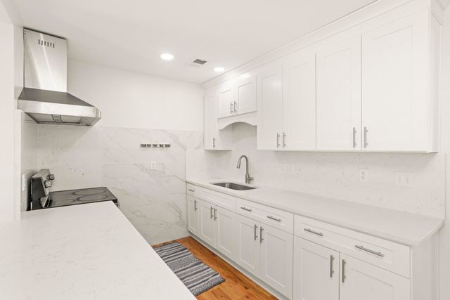 312 Paragon Mills Rd, Nashville, TN 37211