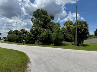 2164 SE Mandrake Circle, Port St Lucie, FL 34952