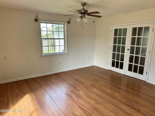 1003 Brynn Marr Road, Jacksonville, NC 28546