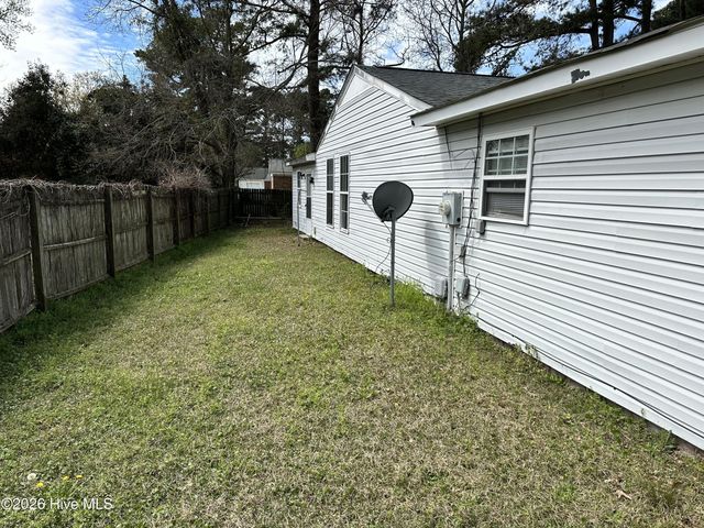 1003 Brynn Marr Road, Jacksonville, NC 28546