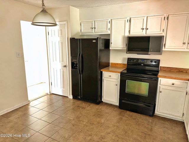 1003 Brynn Marr Road, Jacksonville, NC 28546