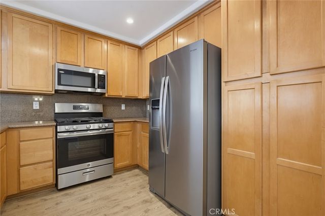 9610 Zelzah Avenue 203, Los Angeles, CA 91325