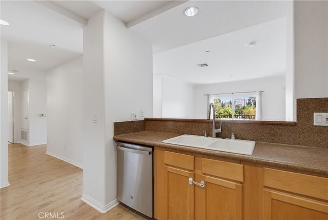 9610 Zelzah Avenue 203, Los Angeles, CA 91325