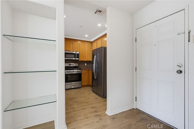 9610 Zelzah Avenue 203, Los Angeles, CA 91325
