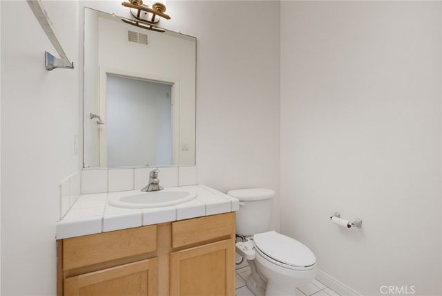 9610 Zelzah Avenue 203, Los Angeles, CA 91325