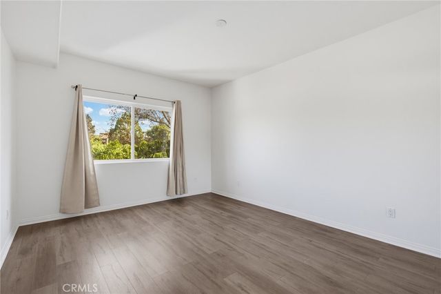 9610 Zelzah Avenue 203, Los Angeles, CA 91325