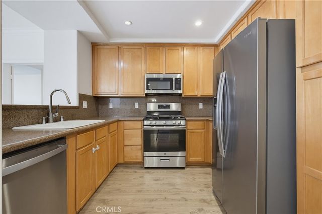 9610 Zelzah Avenue 203, Los Angeles, CA 91325