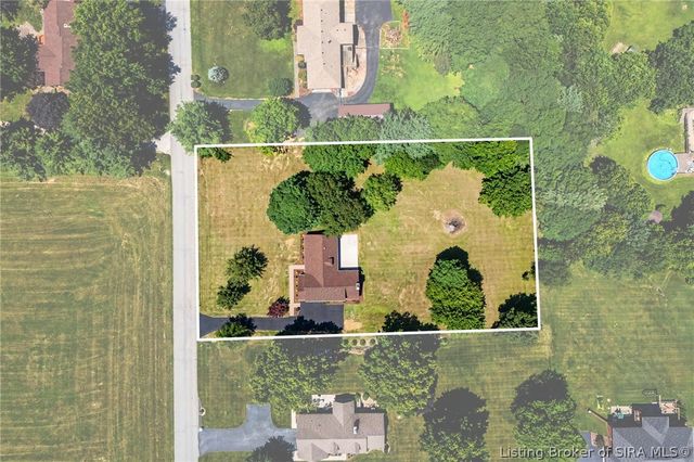 2002 Beckin Drive, Floyds Knobs, IN 47119