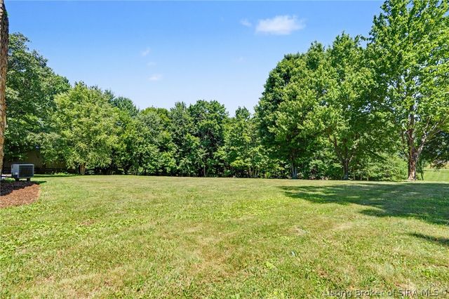 2002 Beckin Drive, Floyds Knobs, IN 47119