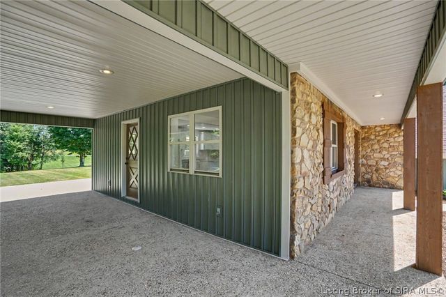 2002 Beckin Drive, Floyds Knobs, IN 47119