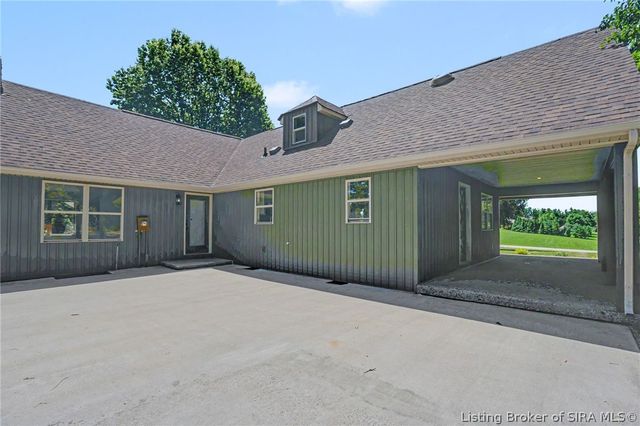 2002 Beckin Drive, Floyds Knobs, IN 47119