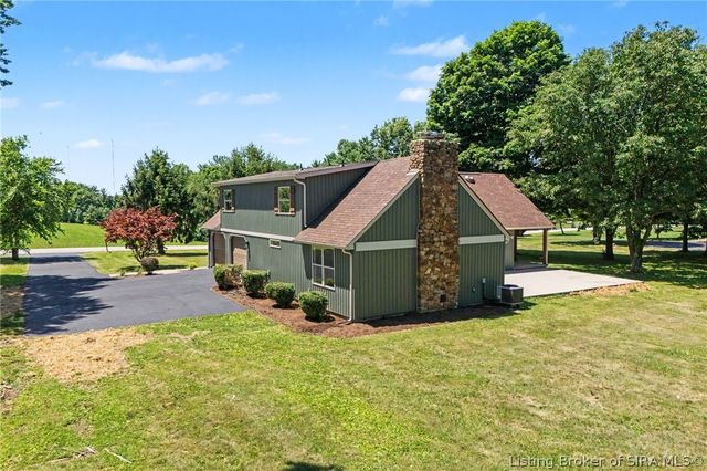 2002 Beckin Drive, Floyds Knobs, IN 47119