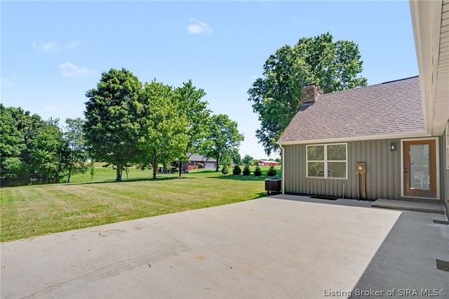 2002 Beckin Drive, Floyds Knobs, IN 47119