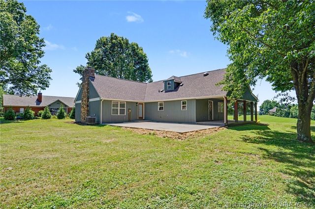 2002 Beckin Drive, Floyds Knobs, IN 47119