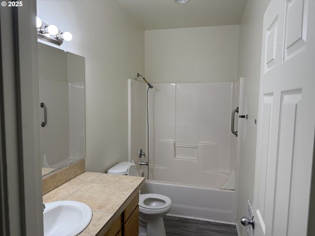 106 17TH Ave, Longview, WA 98632
