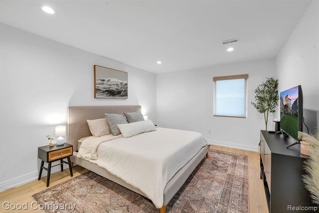3813 Linwood Avenue, Royal Oak, MI 48073