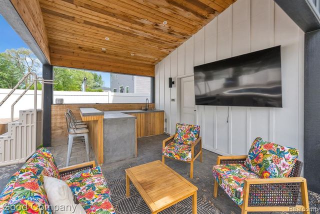 3813 Linwood Avenue, Royal Oak, MI 48073