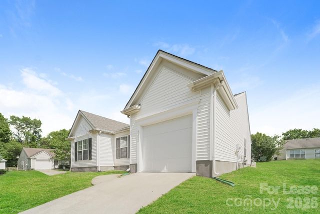 7352 Wingstone Lane, Charlotte, NC 28262