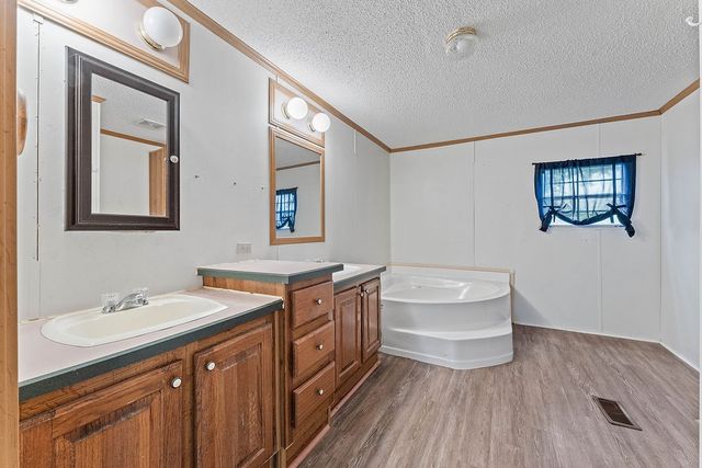 1225 SW Dallas Street, Gravette, AR 72736